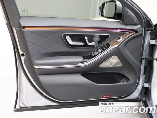 Mercedes-Benz S-Class 2022 — photo 8