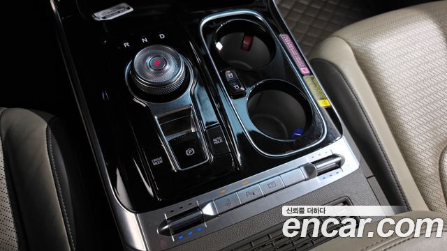 Kia Canival 2021 — photo 12