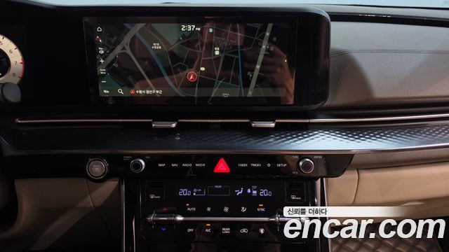 Kia Canival 2021 — photo 19