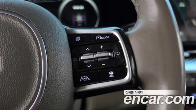 Kia Canival 2021 — photo 22