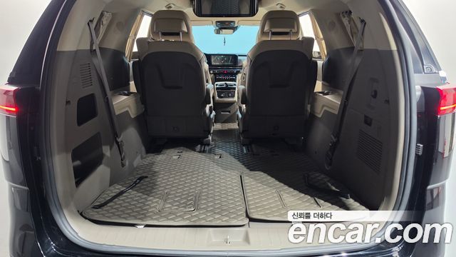 Kia Canival 2021 — photo 25