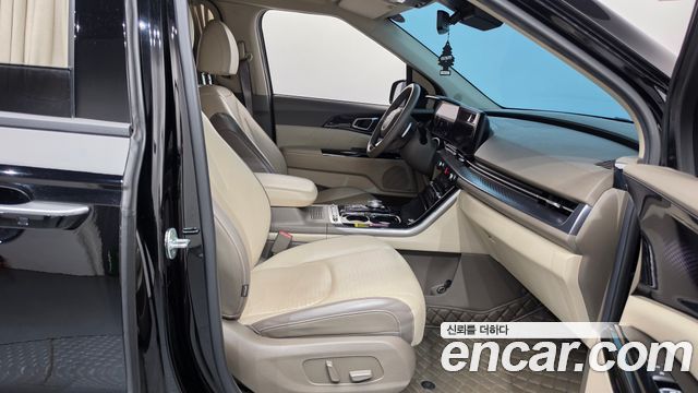 Kia Canival 2021 — photo 16