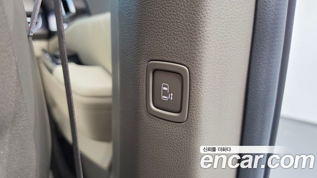 Kia Canival 2021 — photo 31