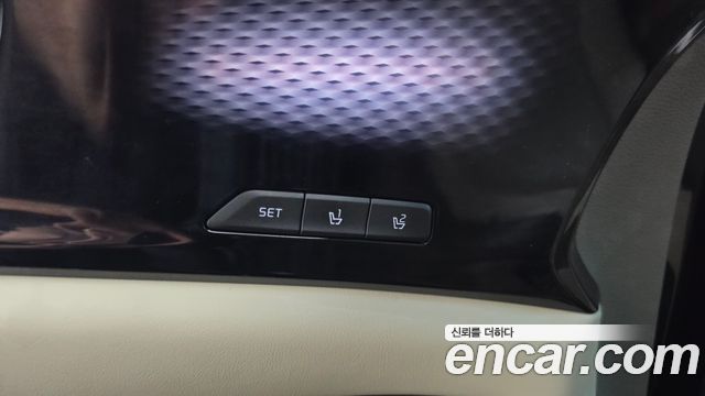 Kia Canival 2021 — photo 32