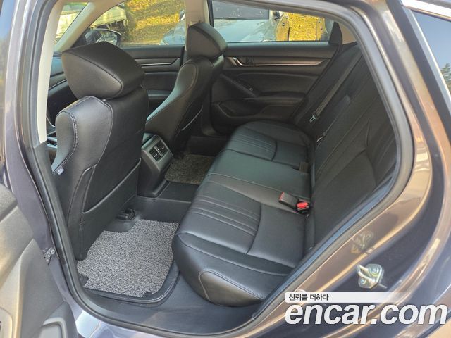 Honda Accord 2019 — photo 17