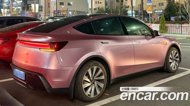 Tesla Model Y 2025 — photo 4