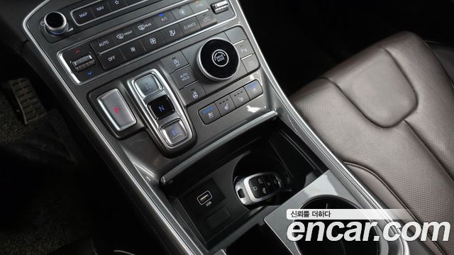 Hyundai Santafe 2021 — photo 9