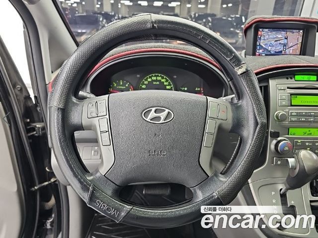 Hyundai Starex 2013 — photo 9