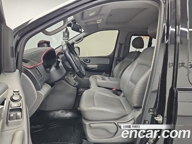 Hyundai Starex 2013 — photo 11