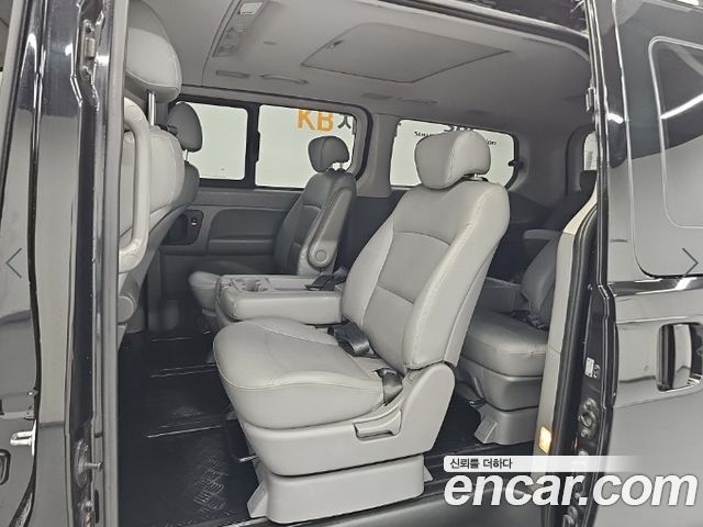 Hyundai Starex 2013 — photo 12