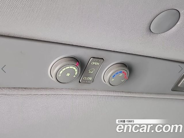 Hyundai Starex 2013 — photo 13