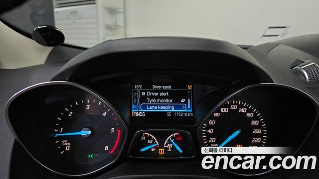 Ford Kuga 2016 — photo 11