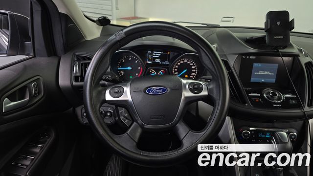 Ford Kuga 2016 — photo 19