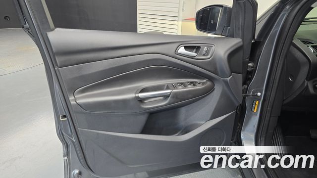 Ford Kuga 2016 — photo 14