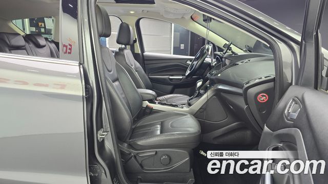 Ford Kuga 2016 — photo 16
