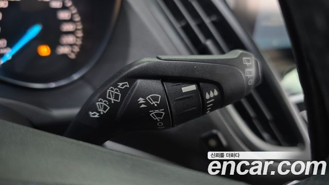 Ford Kuga 2016 — photo 29