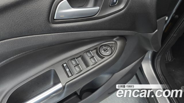 Ford Kuga 2016 — photo 30