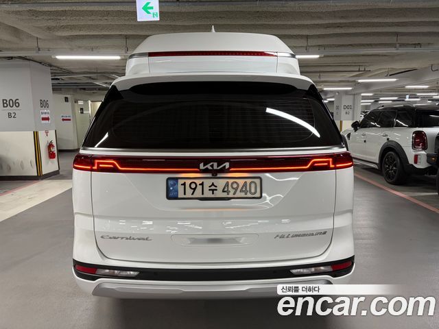 Kia Canival 2023 — photo 4