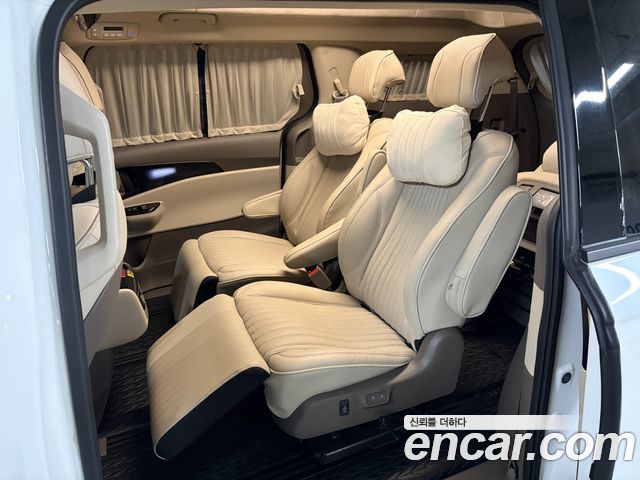 Kia Canival 2023 — photo 8