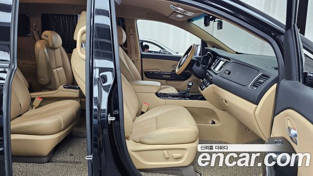 Kia Canival 2019 — photo 17