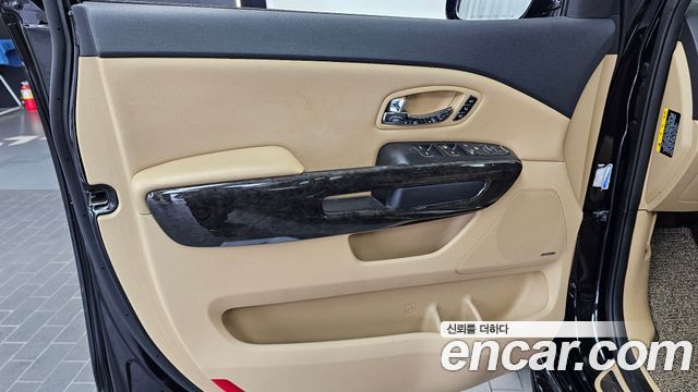 Kia Canival 2019 — photo 14