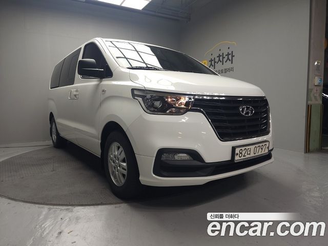 Hyundai Starex 2021 — photo 2