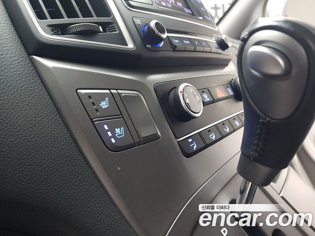 Hyundai Starex 2021 — photo 11