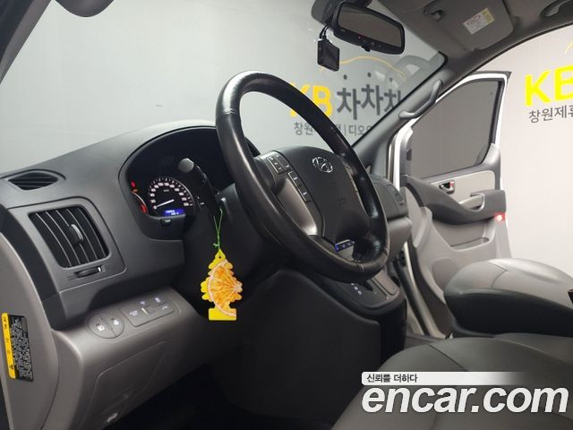 Hyundai Starex 2021 — photo 12