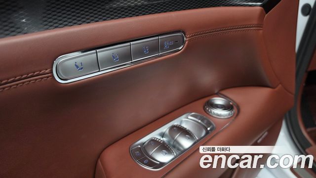 Genesis G90 2023 — photo 24