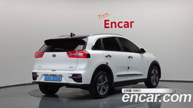 Kia Niro 2019 — photo 2