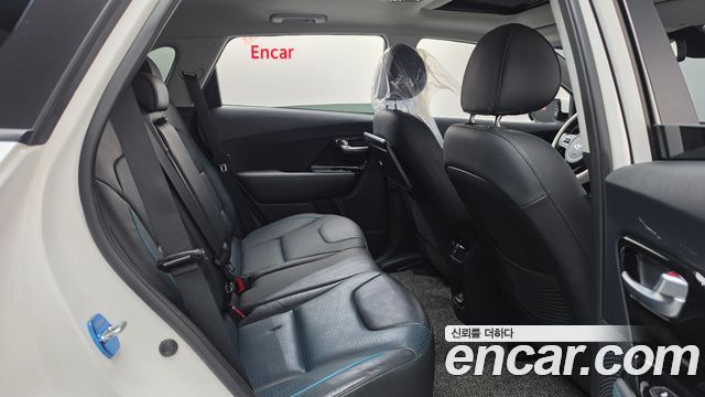 Kia Niro 2019 — photo 17