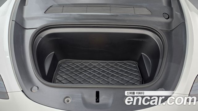Tesla Model Y 2024 — photo 6