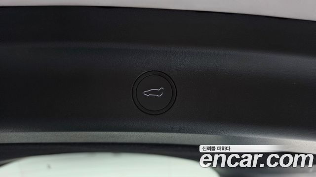 Tesla Model Y 2024 — photo 23