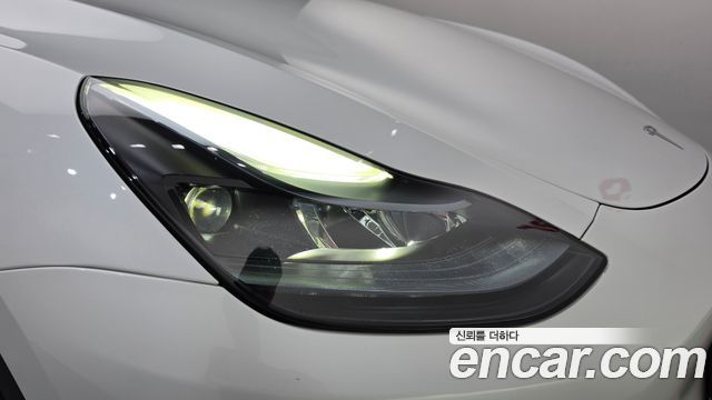 Tesla Model Y 2024 — photo 8