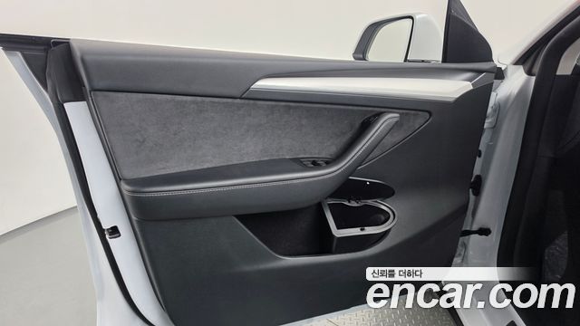 Tesla Model Y 2024 — photo 14