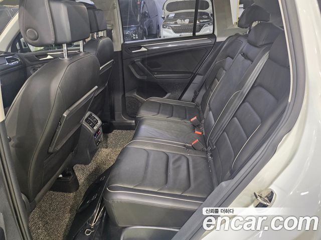 Volkswagen Tiguan 2020 — photo 11
