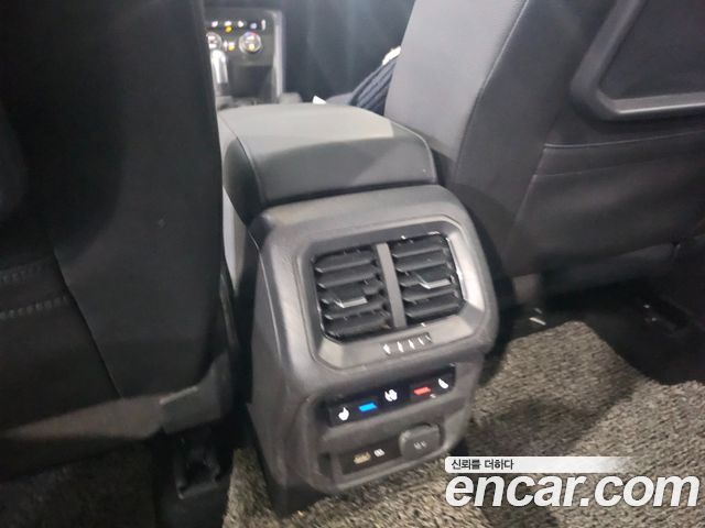 Volkswagen Tiguan 2020 — photo 18