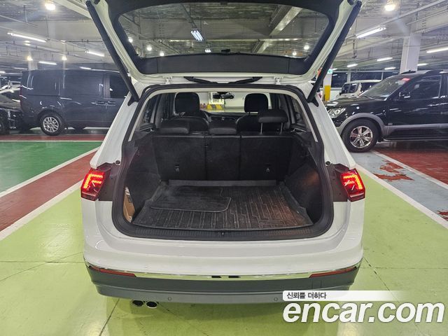 Volkswagen Tiguan 2020 — photo 19
