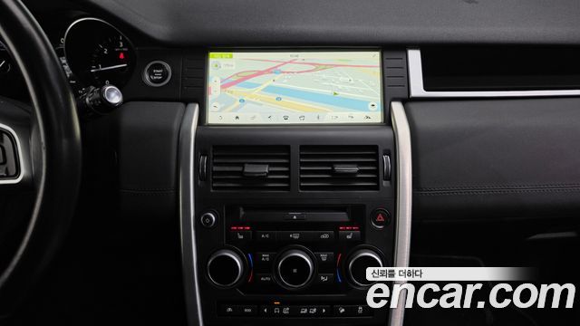 Land Rover Discovery Sport 2017 — photo 14
