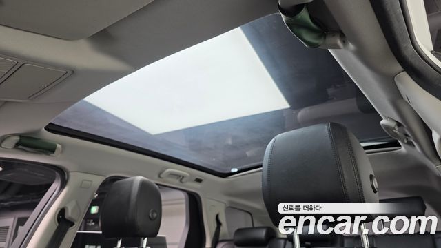 Land Rover Discovery Sport 2017 — photo 18