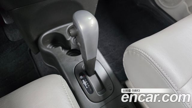 Nissan Cube 2011 — photo 9