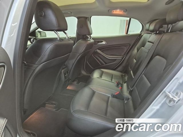 Mercedes-Benz GLA-Class 2016 — photo 13