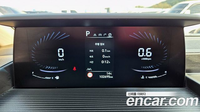 Hyundai Staria 2022 — photo 8