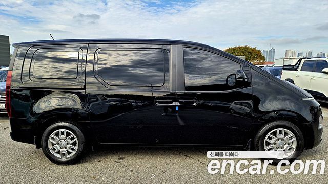 Hyundai Staria 2022 — photo 18