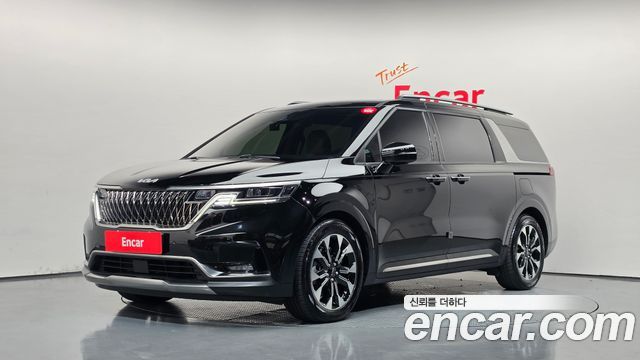 Kia Canival 2023 — photo 1