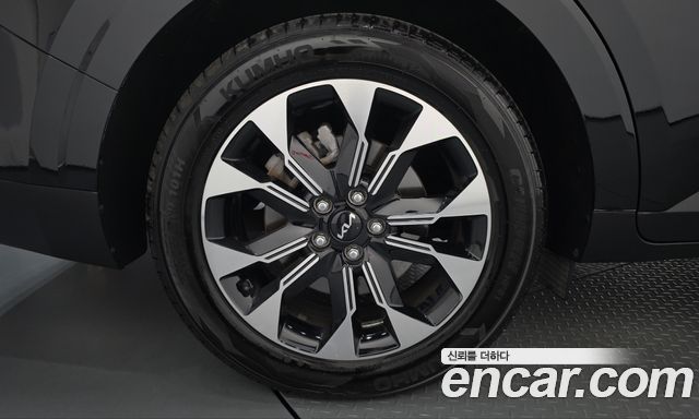 Kia Canival 2023 — photo 5
