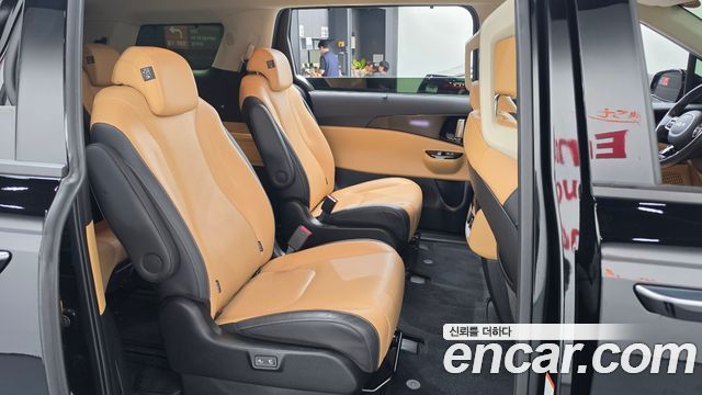 Kia Canival 2023 — photo 17