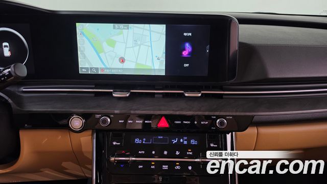 Kia Canival 2023 — photo 19