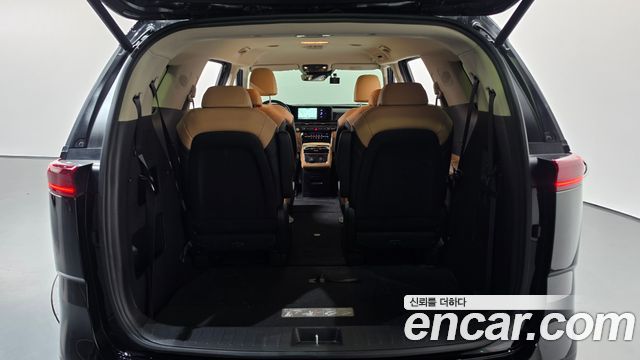 Kia Canival 2023 — photo 24