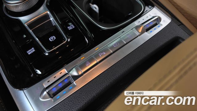 Kia Canival 2023 — photo 35